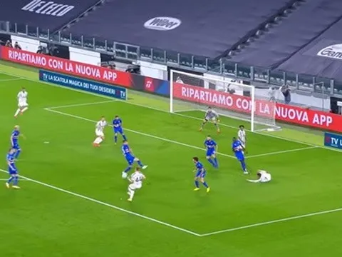 Ra mắt sát cánh cùng Ronaldo, "măng non" vung chân thành bàn "cực ngọt"