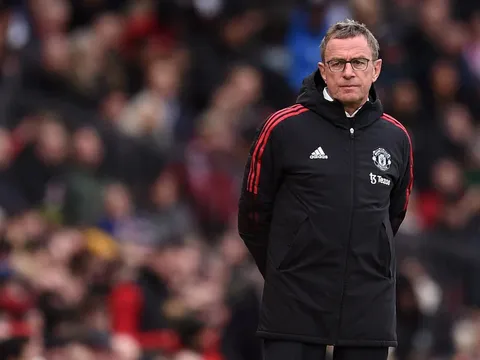 Ralf Rangnick: “Cậu ấy bị đau dạ dày”