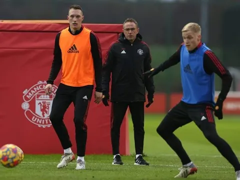 Ralf Rangnick đưa ra lời khuyên cho Van de Beek