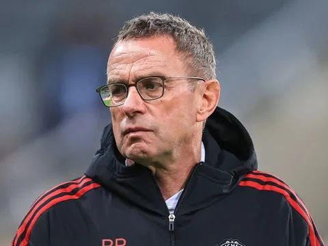 Cầu thủ M.U chê Rangnick "lỗi thời và hết đát"