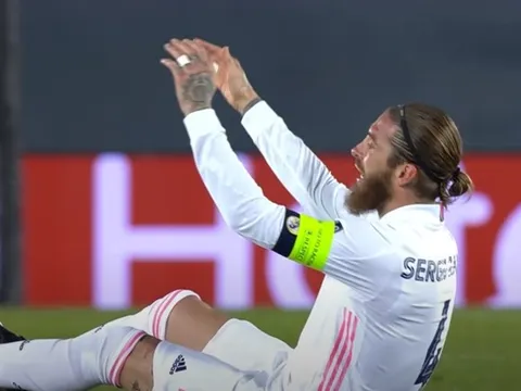Ramos cạn lời với tình huống "lừa cả thế giới" của sao Real