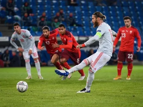 Ramos sút hỏng 2 quả penalty, Enrique phá vỡ im lặng