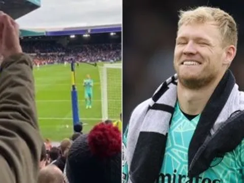 Ramsdale nhận 'ngón tay thối' từ CĐV Leeds