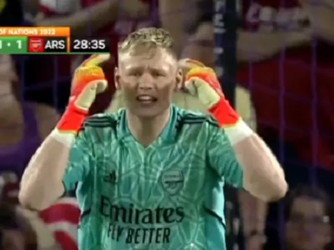 Ramsdale nổi đóa với đồng đội