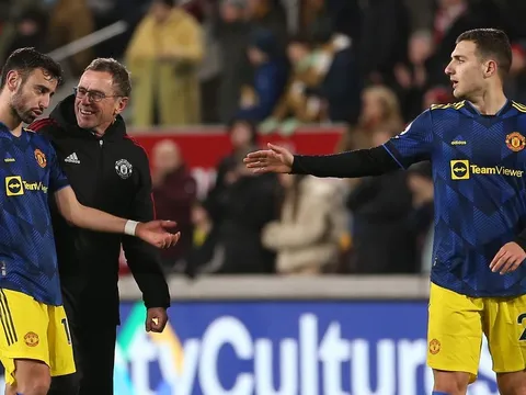 Rangnick học theo phương pháp của Van Gaal, nội bộ M.U lại chia rẽ