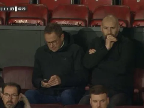 Rangnick ngồi cạnh giám đốc thể thao, hé lộ tân HLV của Man Utd