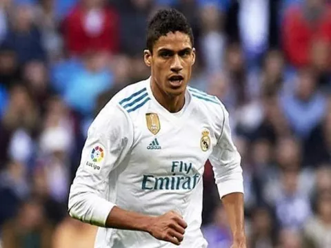 Cập nhật thương vụ Chelsea - Raphael Varane