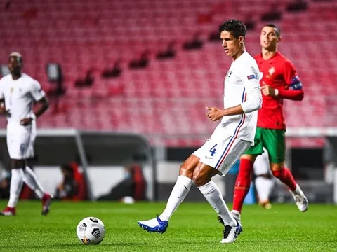 Man Utd trả lương khủng, Varane từ chối Real Madrid