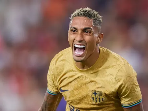 Raphinha nhẹ nhõm khi mở tài khoản cho Barca