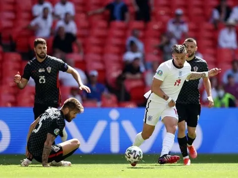 Rashford dùng 2 từ để khen Kalvin Phillips