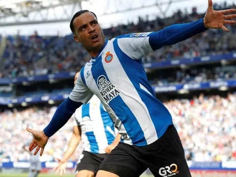 Sau vụ Vlahovic, chân sút 70 triệu euro báo tin buồn cho Arsenal