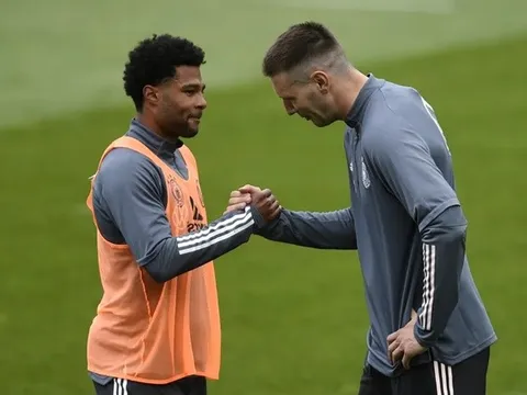 Real đánh cả cụm, chiêu mộ bộ ba của Bayern