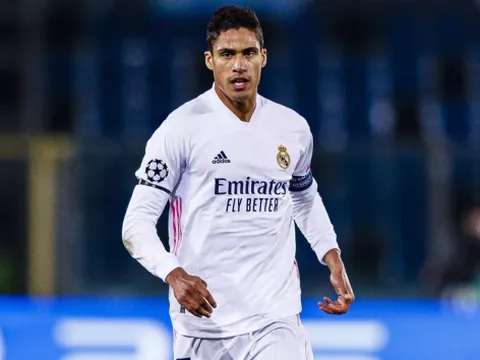 Real Madrid khiến Man Utd choáng với mức giá bán Varane