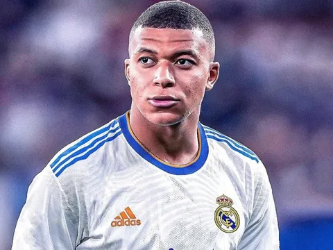 Real Madrid tặng quà cho Mbappe