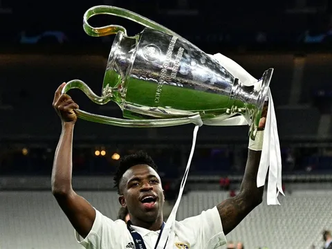 Real trói chân Vinicius thêm 6 năm