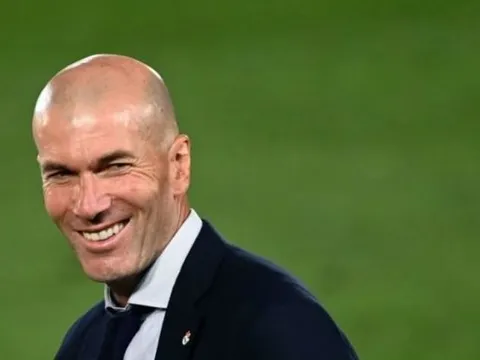 Real vào tứ kết, Zidane nêu bật 'người không tuổi'