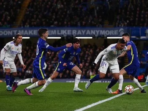 Real xuất hiện 2 cỗ máy pressing, cày nát tuyến giữa Chelsea