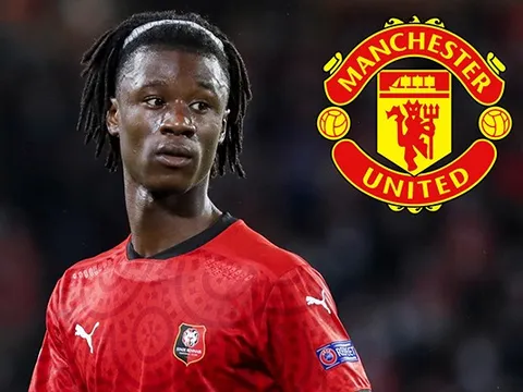 Rennes tìm người thay Camavinga, Man Utd mừng thầm?