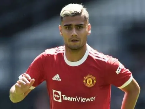 CHÍNH THỨC! Man Utd đẩy đi nạn nhân của Bruno, dự thu 20 triệu euro