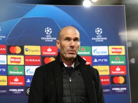 Bầu không khí tăm tối ở trận đấu lịch sử giữa Real và Chelsea