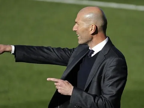 Real "tàn nhẫn", Zidane đứng trước nguy cơ bay ghế