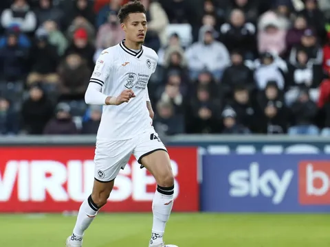 Liverpool chính thức gọi sao trẻ trở lại