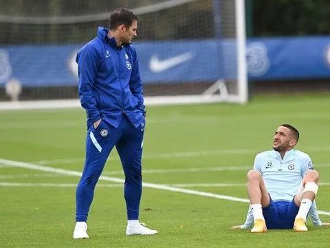 Rio Ferdinand: "Lampard đã nói như thế sau khi chiêu mộ Ziyech"
