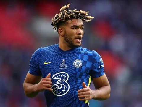 Rio Ferdinand lo lắng 1 điều cho tương lai của Reece James