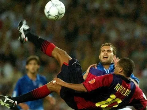 Rivaldo lập siêu phẩm vào lưới Real Valladolid