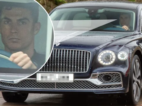 Ronaldo làm điều không ngờ trên sân tập để chứng minh với Rangnick