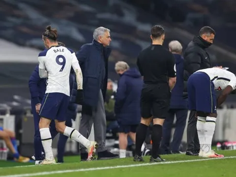 Rõ lý do Mourinho hậm hực gọi Bale ra ngoài