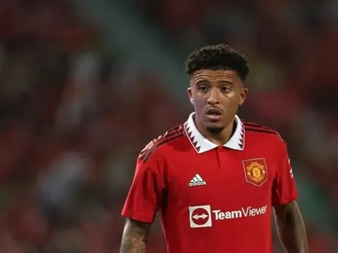 Rõ lý do Sancho và Shaw vắng mặt trước Atletico Madrid