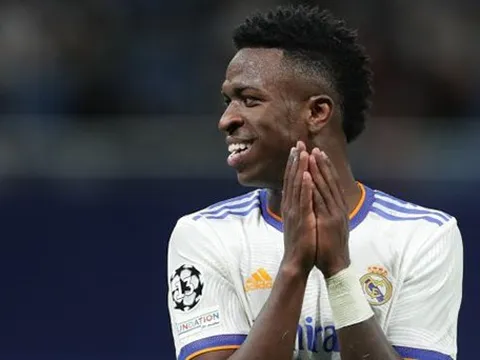 Rõ lý do Vinicius làm loạn ngay trước mặt Ancelotti