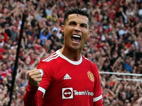 Ronaldo từng nói gì với mẹ về khả năng chuyển đến Man City?