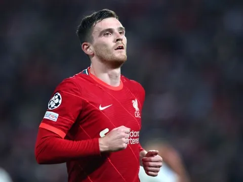 Robertson: Khoảng cách với Man City vẫn còn quá lớn