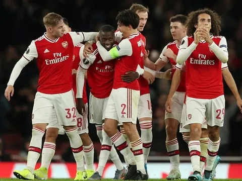 Arsenal 'hút chết', Persie chỉ trích Emery và nói thẳng điểm yếu 'chí mạng'