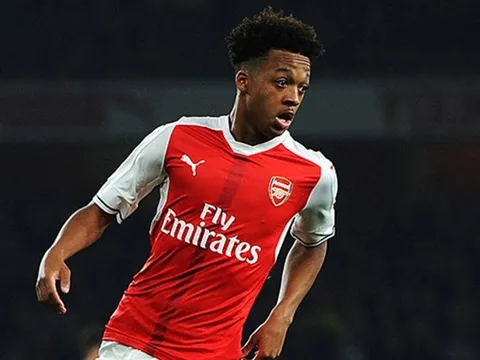 Rời Arsenal 5 năm, cầu thủ kể lại chuyện rất xấu hổ trong buổi tập