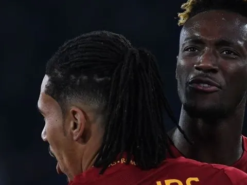 Rời Arsenal đến AS Roma, tân binh chia sẻ về Abraham và Smalling