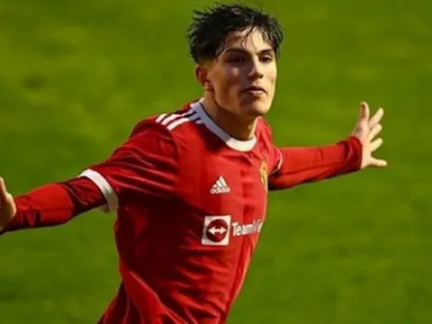 Rời Old Trafford, Ronaldo như đã giữ lời hứa với Alejandro Garnacho