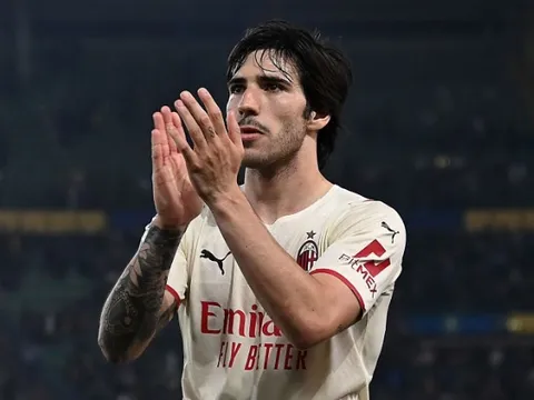 Romano loại 1 cái tên khỏi chuyển nhượng Arsenal