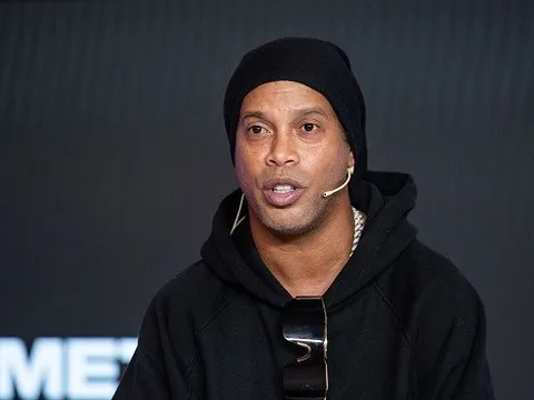 Ronaldinho đồng ý với Cristiano Ronaldo về HLV "hiện tượng" của giới túc cầu