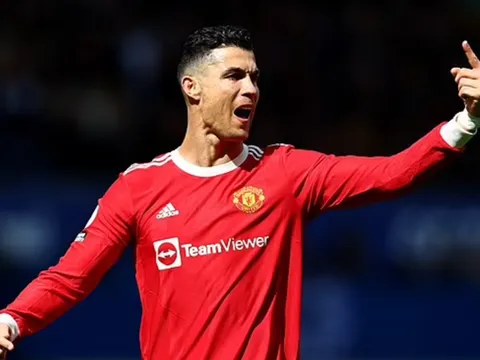 Ian Rush: 'Thật thất vọng khi Ronaldo trút giận lên một đứa bé'