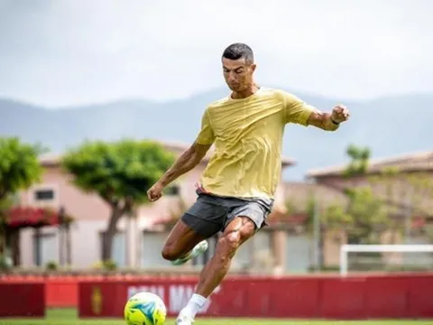 Ronaldo bắt đầu 'nhấn ga' ở kỳ nghỉ hè