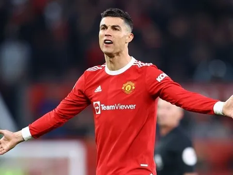 Ronaldo bị trêu chọc bởi hình ảnh về Messi