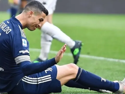 Ronaldo "bít cửa" trở về Real Madrid