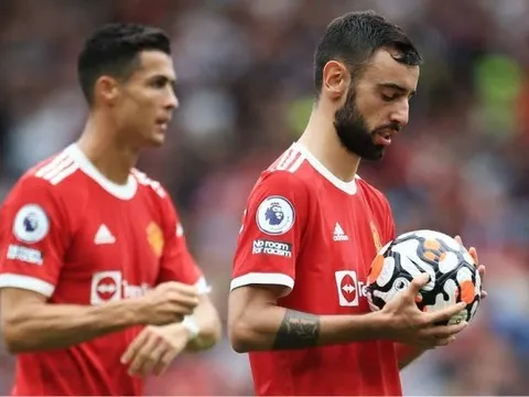 Số 10 đẳng cấp của M.U đánh mất chính mình vì Ronaldo
