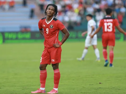 Ronaldo buồn vì không được đá penalty