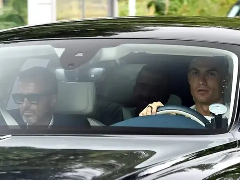 Ronaldo đã có mặt tại Carrington