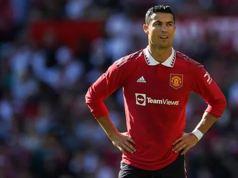 Ronaldo đang tự làm xấu hình ảnh bản thân