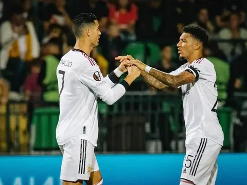 Ronaldo 'giải hạn', M.U có thắng lợi đầu tiên ở Europa League